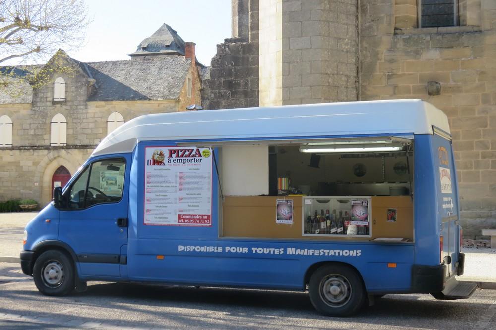 Camion à pizza de l'artisanal