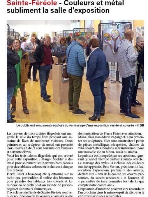 COULEURS ET MÉTAL SUBLIMENT LA SALLE D’EXPOSITION