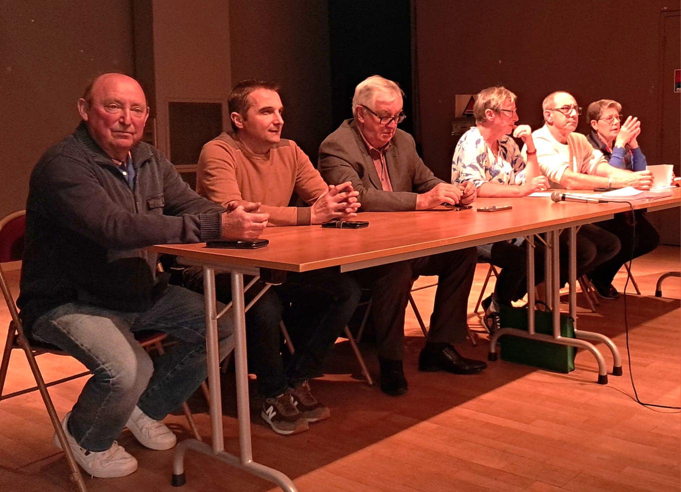 Ce soir à Sainte-Féréole la Flégeoloise a organisé sa traditionnelle réunion de bilan pour la saison des marchés des producteurs de pays festifs de Sainte-Féréole 2024 ! L’occasion pour monsieur le maire et l’équipe municipale de remercier de nouveau les 140 bénévoles participant à la réussite de cette saison ainsi que le bureau et la présidente de l’association. L’occasion de rappeler l’intérêt d’un fonctionnement collectif et transversal des associations pour accompagner les Corrèze Marchés des Producteurs de Pays à Sainte-Féréole. Nous avons aussi ce soir une pensée pour Christian ROL qui nous a quitté et qui a été particulièrement impliqué dans l’aventure des Marches des producteurs de pays de Sainte-Féréole.