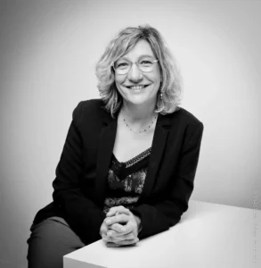 Psychologue du travail et therapeute EMDR Mme DorotheeTRIBOUX 293x300 1