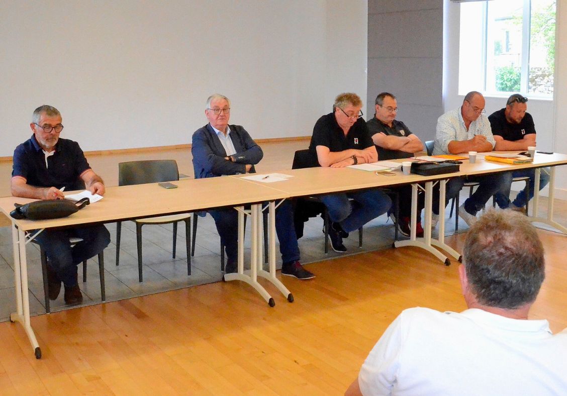 L’Association FHT a récemment tenu son assemblée générale, marquant la fin d’une année dynamique et riche en activités, souvent en lien avec le CAB. L’occasion a permis de réunir adhérents et amis, toutes générations confondues, dans un esprit de convivialité et de partage, fidèle aux valeurs de l’association.