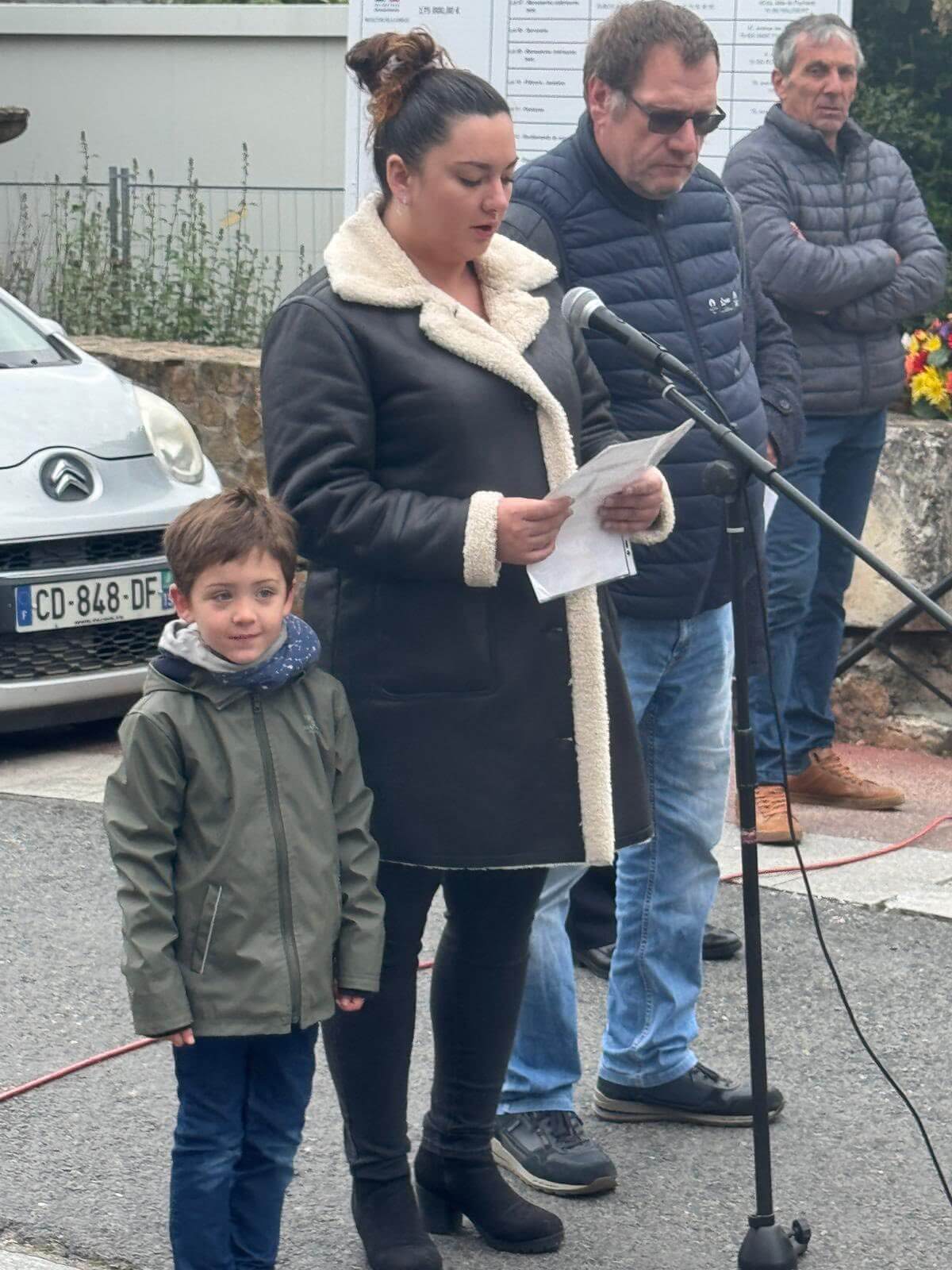 Henri Soulier, maire de Sainte-Féréole, a présidé la cérémonie commémorative du 8 mai 1945 aux côtés des élus, du président des organisations d’anciens combattants et prisonniers de guerre Jean-Marie Bécot, de Mme Patricia Buisson, conseillère départementale et adjointe au maire, en présence des porte-drapeaux et de nombreux citoyens.