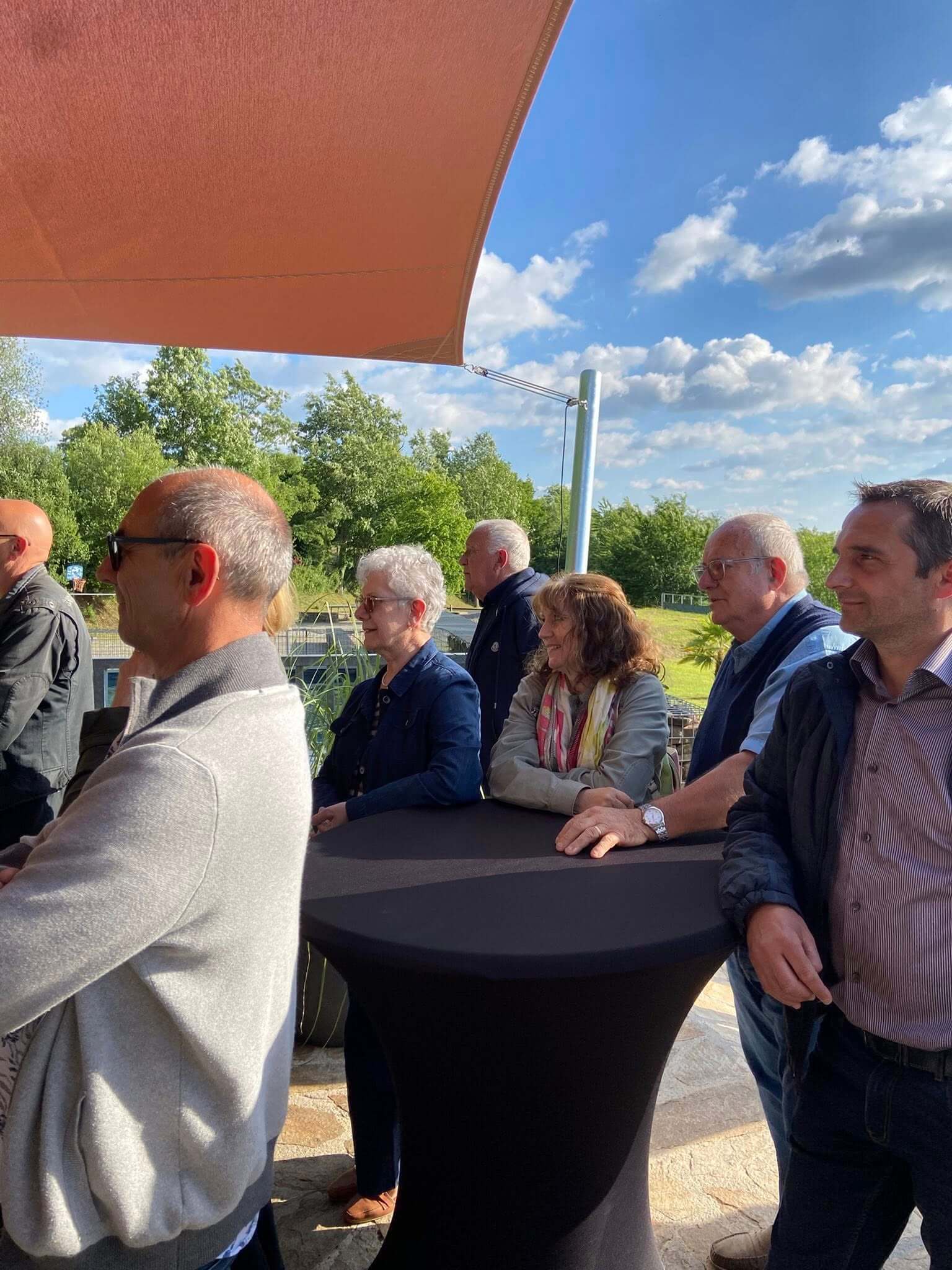 Après 2 ans de rénovation complète, Agglo de Brive, Brive 100% Gaillarde et les équipes de la résidence ont organisé une sympathique cérémonie d’inauguration des 25 gîtes refaits à neuf en présence des sénateurs Nougein et Chasseing, de Henri Soulier, maire de Sainte-Féréole, de Patricia Buisson, conseillère départementale représentant Pascal COSTE, adjointe au maire, de nombreux conseillers municipaux de Sainte-Féréole et de très nombreux élus de l’agglomération.