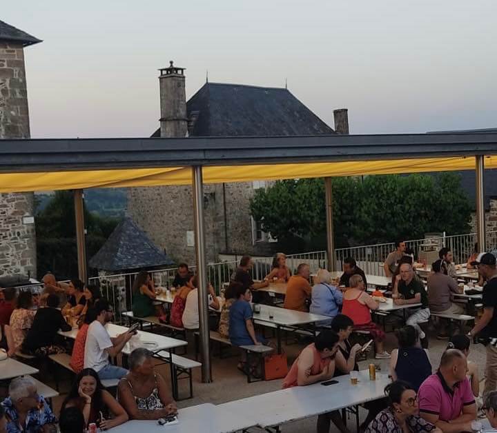 Une soirée sympathique et chaleureuse (dans tous les sens du terme) grâce au Comité des fêtes de Sainte-Féréole et au talentueux groupe Les Repris de justesse !