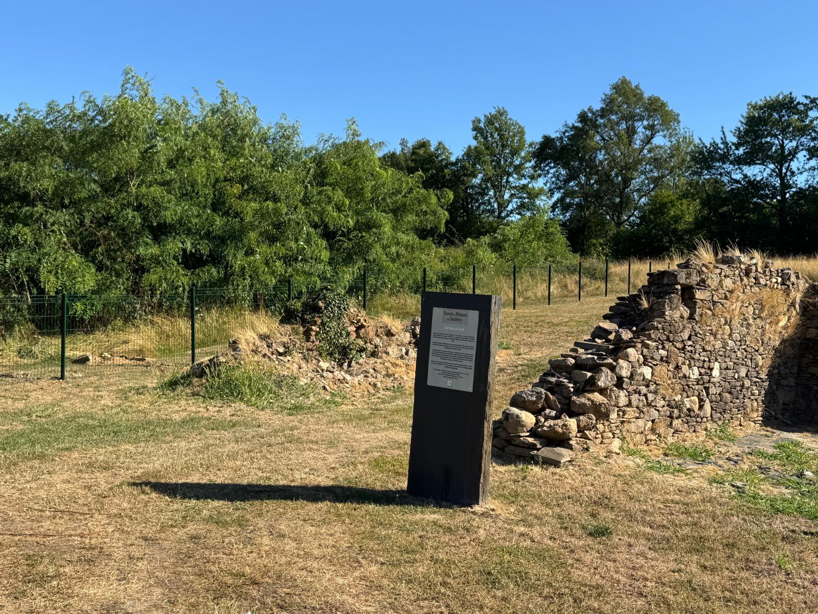Récemment, l’équipe technique de la mairie de Sainte-Féréole a procédé à la sécurisation et à la pose de clôtures pour délimiter et définir l’accès piéton au site de la Besse.
