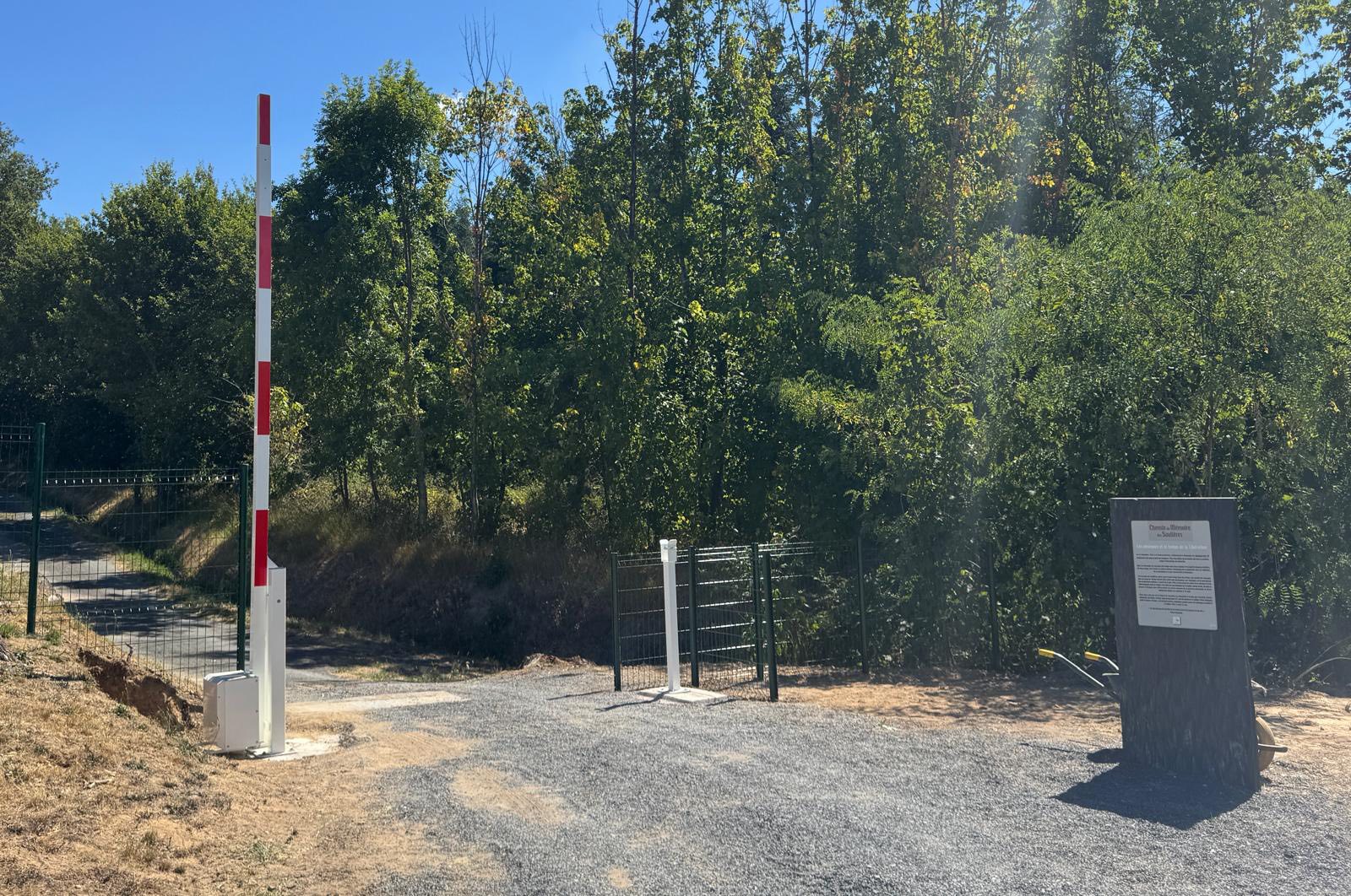 Récemment, l’équipe technique de la mairie de Sainte-Féréole a procédé à la sécurisation et à la pose de clôtures pour délimiter et définir l’accès piéton au site de la Besse.