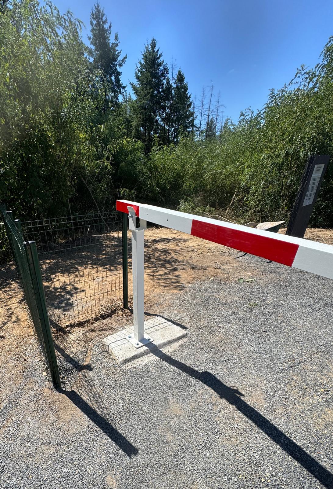Récemment, l’équipe technique de la mairie de Sainte-Féréole a procédé à la sécurisation et à la pose de clôtures pour délimiter et définir l’accès piéton au site de la Besse.