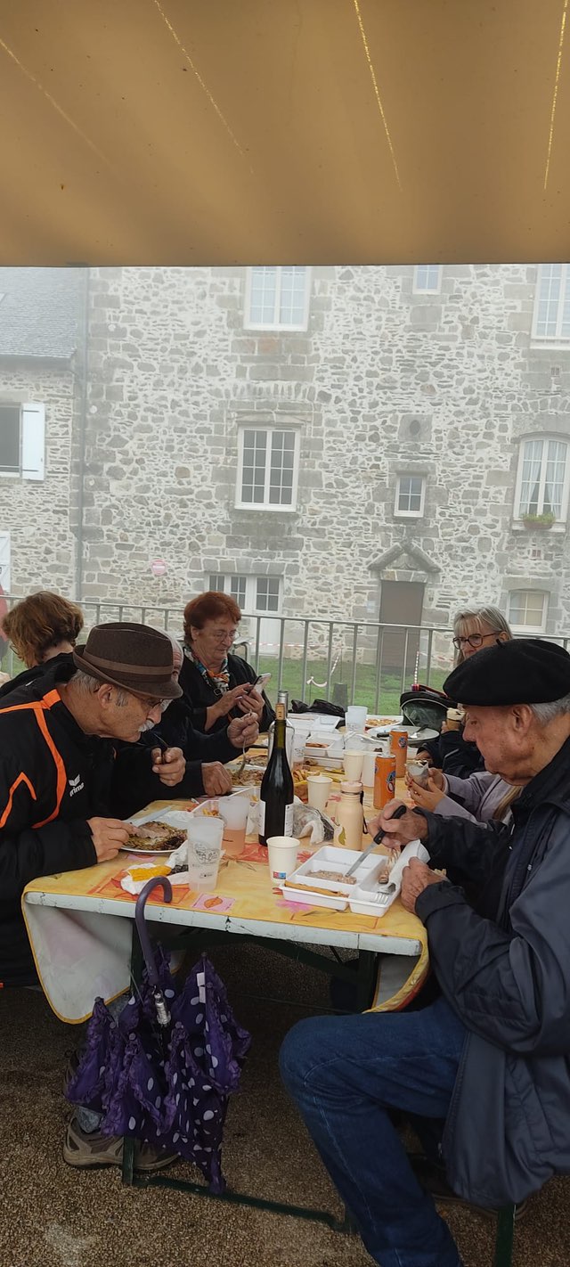 Bravo au comité des fêtes de Sainte-Féréole, aux courageux bénévoles et aux visiteurs d’avoir bravé les intempéries et fait perdurer l’esprit de la fête annuelle !