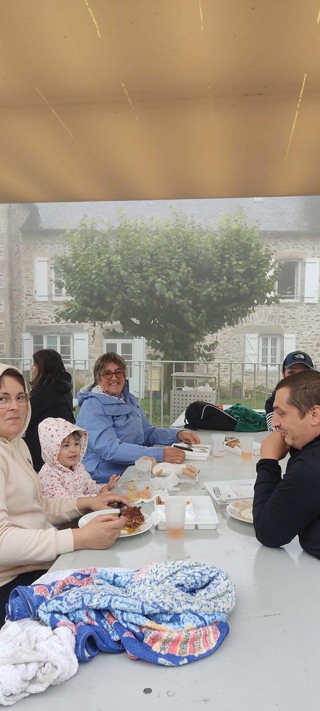 Bravo au comité des fêtes de Sainte-Féréole, aux courageux bénévoles et aux visiteurs d’avoir bravé les intempéries et fait perdurer l’esprit de la fête annuelle !
