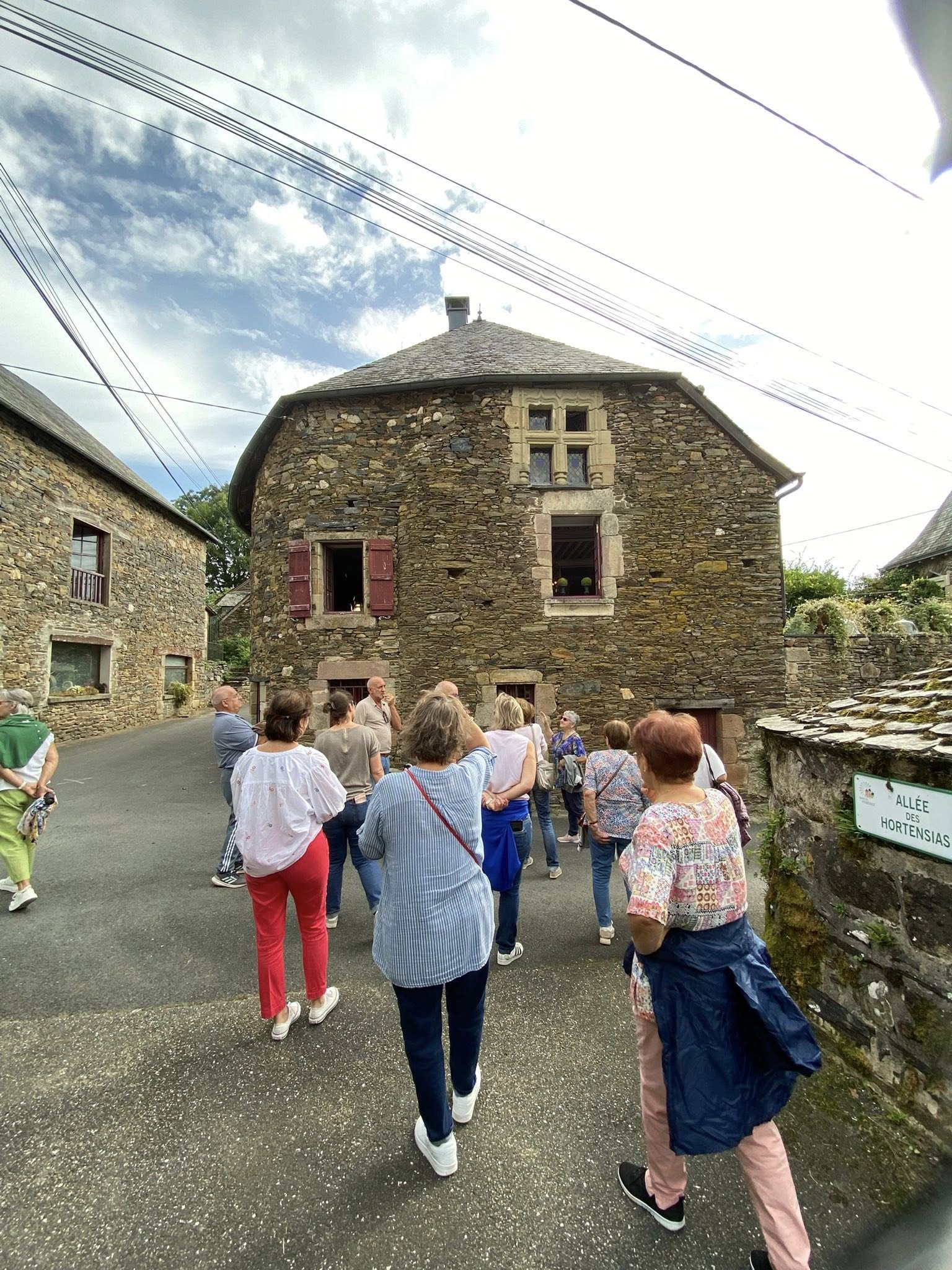 Pays d'art et d'histoire Vézère Ardoise et la mairie de Sainte-Féréole proposaient une découverte du patrimoine architectural et environnemental du village de Laubeyrie.
