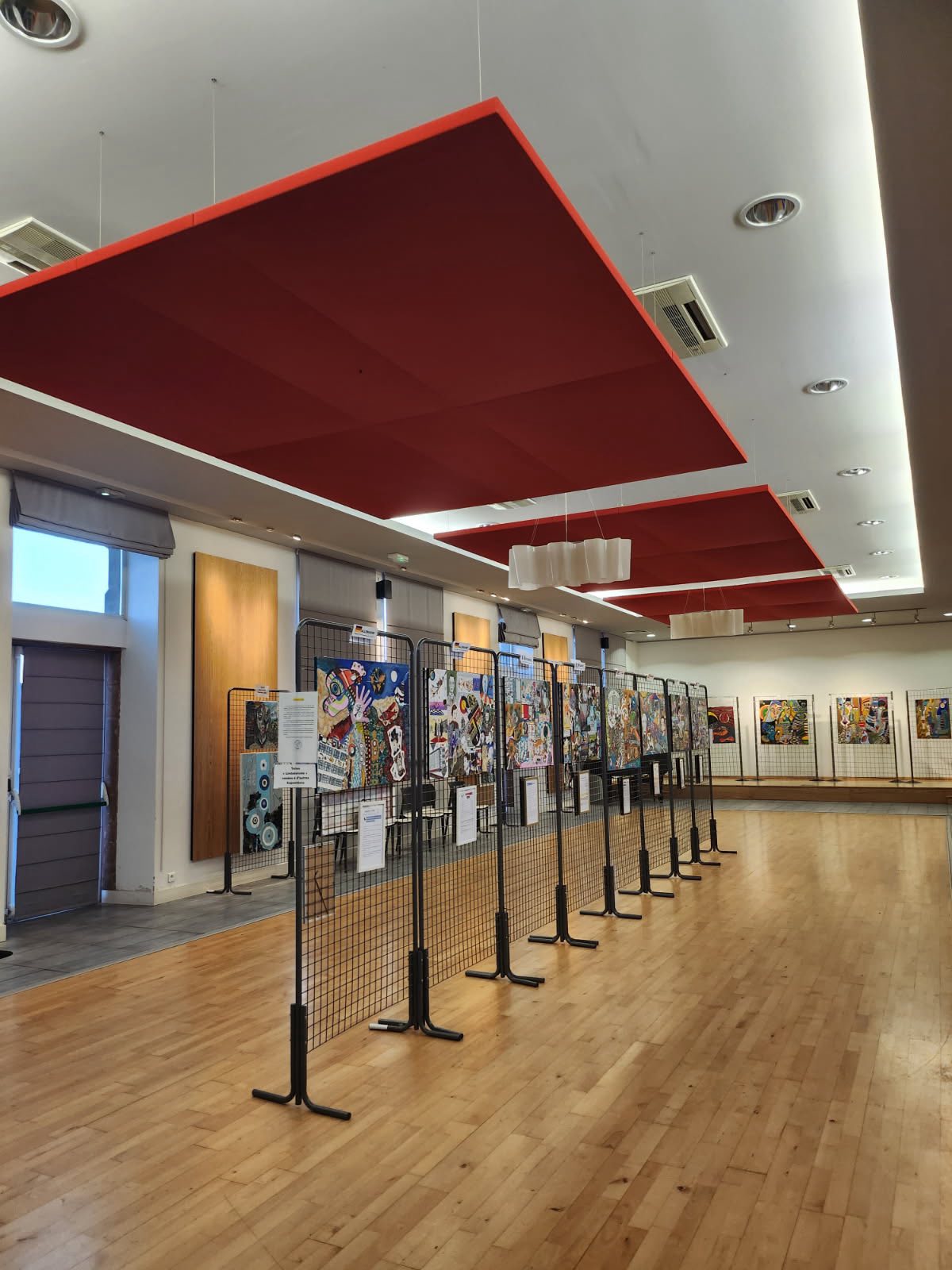 Ce jeudi soir se tenait une sympathique cérémonie autour de Linda en présence de Monsieur le Maire, Henri Soulier, de Mme la conseillère départementale Patricia Buisson, des élus et de nombreux autres artistes locaux, et des membres des associations de la commune.