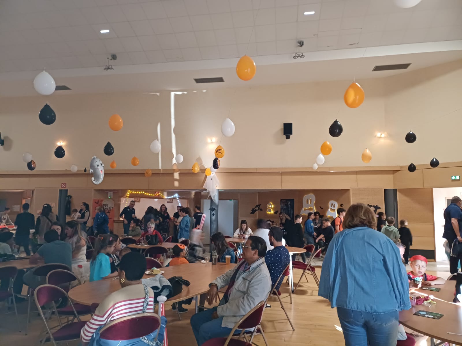 Vendredi se tenait la BOUM D'HALLOWEEN ! Une soirée pour les enfants organisée par l’APE Sainte-Féréole. Une belle réussite pour les enfants et les parents, animée par DJ Lajoinie.