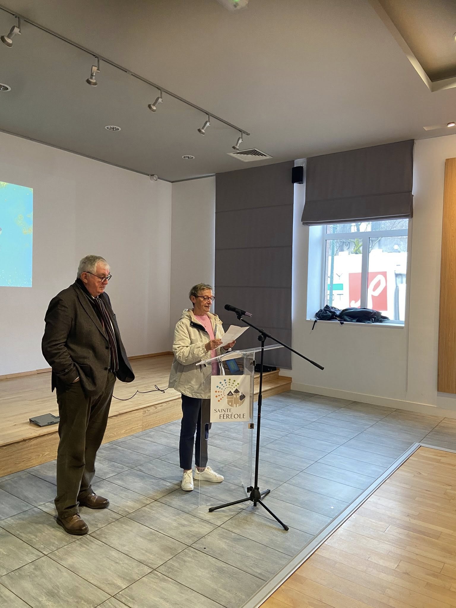 Henri Soulier, maire, a présenté ce samedi matin, à la salle du temps libre, ses vœux pour la 30ᵉ année consécutive, en présence de Patricia Buisson, conseillère départementale, à l’ensemble des élus de la commune, aux personnels municipaux et aux bénévoles associés de la bibliothèque.