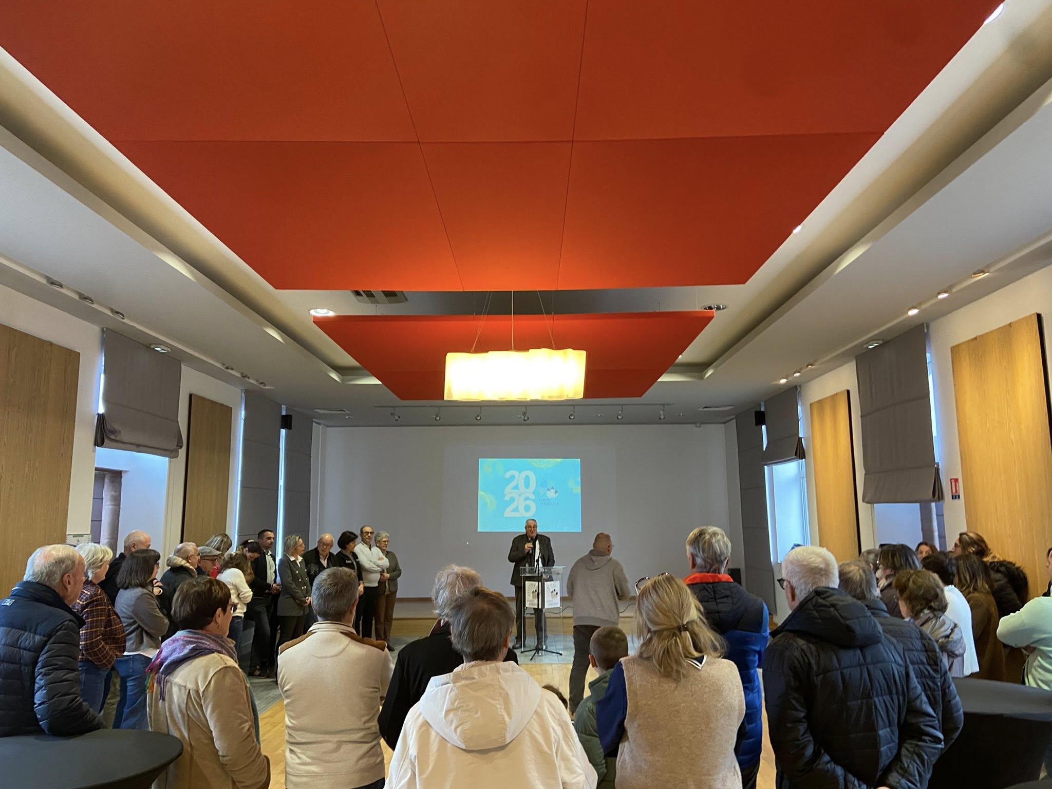 Henri Soulier, maire, a présenté ce samedi matin, à la salle du temps libre, ses vœux pour la 30ᵉ année consécutive, en présence de Patricia Buisson, conseillère départementale, à l’ensemble des élus de la commune, aux personnels municipaux et aux bénévoles associés de la bibliothèque.