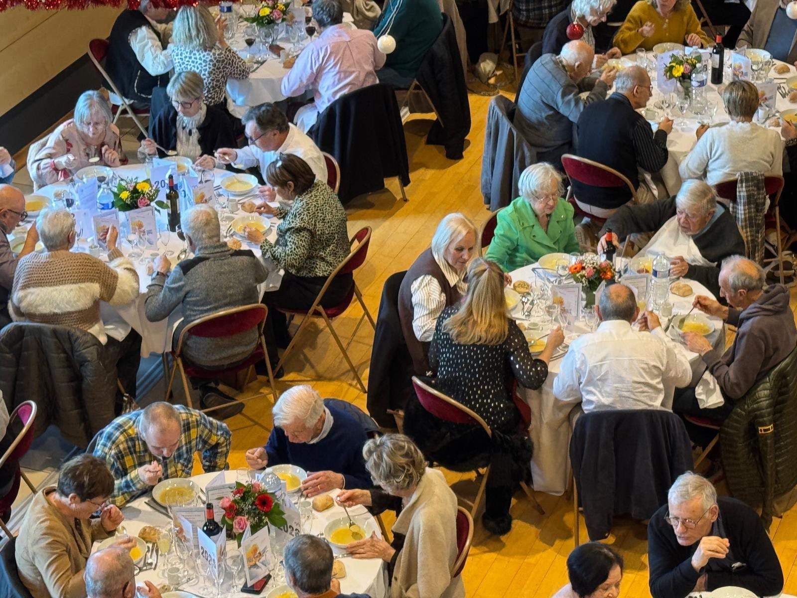 Cette journée du repas des ainés 2026 fut particulièrement chargée en émotion, en particulier pour Monsieur Henri Soulier, maire de la commune depuis 31 ans, qui prononçait son traditionnel et dernier discours officiel, marquant traditionnellement toujours les esprits et traçant toujours la ligne politique de la commune pour l'année à venir.