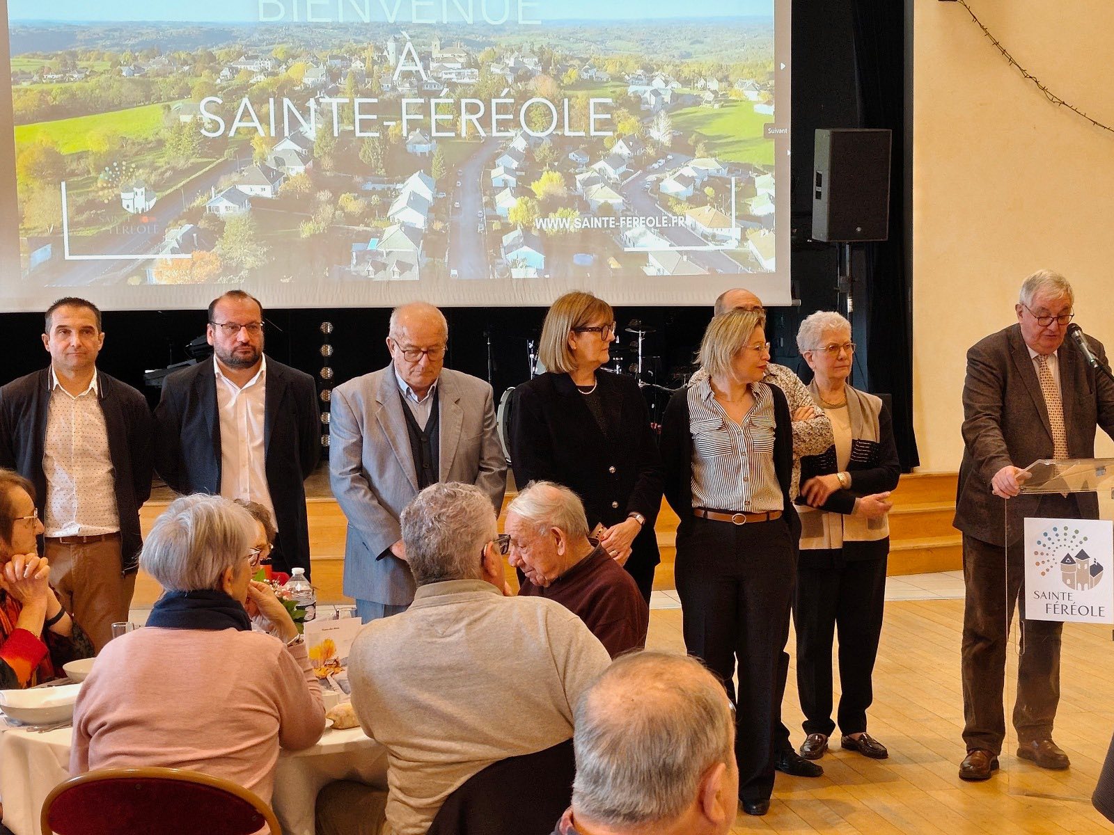 Cette journée du repas des ainés 2026 fut particulièrement chargée en émotion, en particulier pour Monsieur Henri Soulier, maire de la commune depuis 31 ans, qui prononçait son traditionnel et dernier discours officiel, marquant traditionnellement toujours les esprits et traçant toujours la ligne politique de la commune pour l'année à venir.