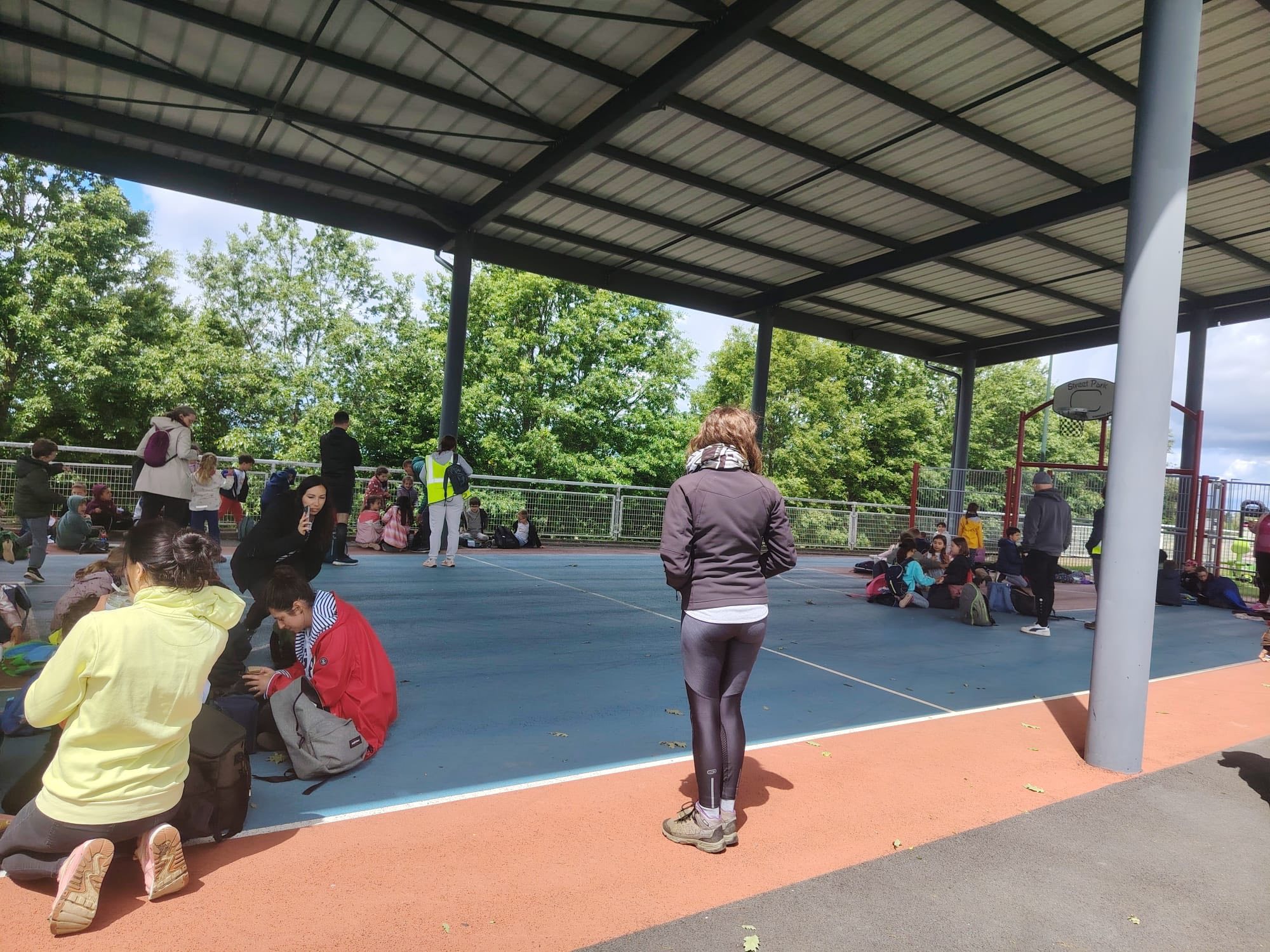Retour en images sur les randonnées organisées sur la commune au départ du complexe sportif ce lundi et mardi et auxquelles ont participé les enfants des écoles de Sainte-Féréole accompagnés des enseignants et parents d’élèves. (cf. les photos)